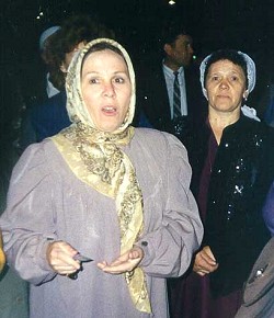 Fauzia Bayramova. Kazan, August 1997. Near hotel Tatarstan. Night picket against Tatarstan government during Second World Tatar congress.
